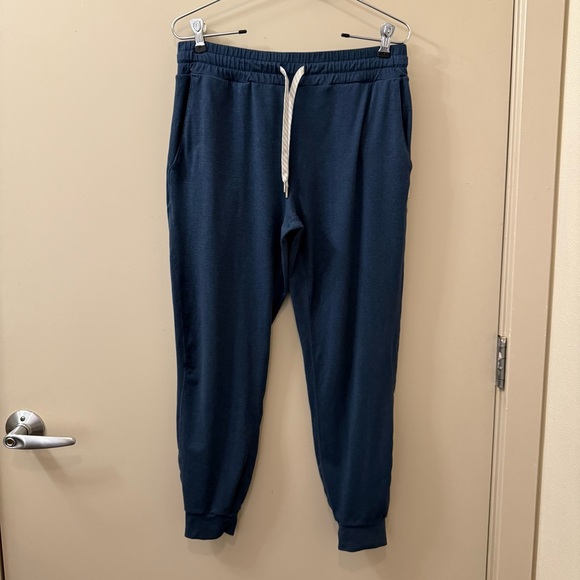 Vuori Women's performance Jogger Pants size small - Picture 4 of 10